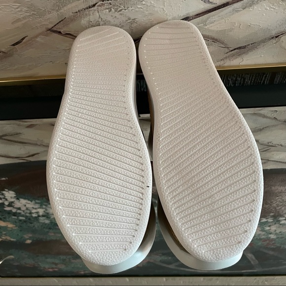 ALLBIRDS LIMITED EDITION: Lux Beige (Blizzard Sole) Tree Skippers - Picture 12 of 13